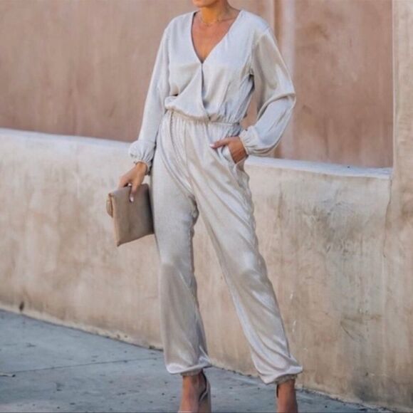 New Aeom Metallic Drape Neckline Ribbed Jumpsuit Size Large - Picture 1 of 8